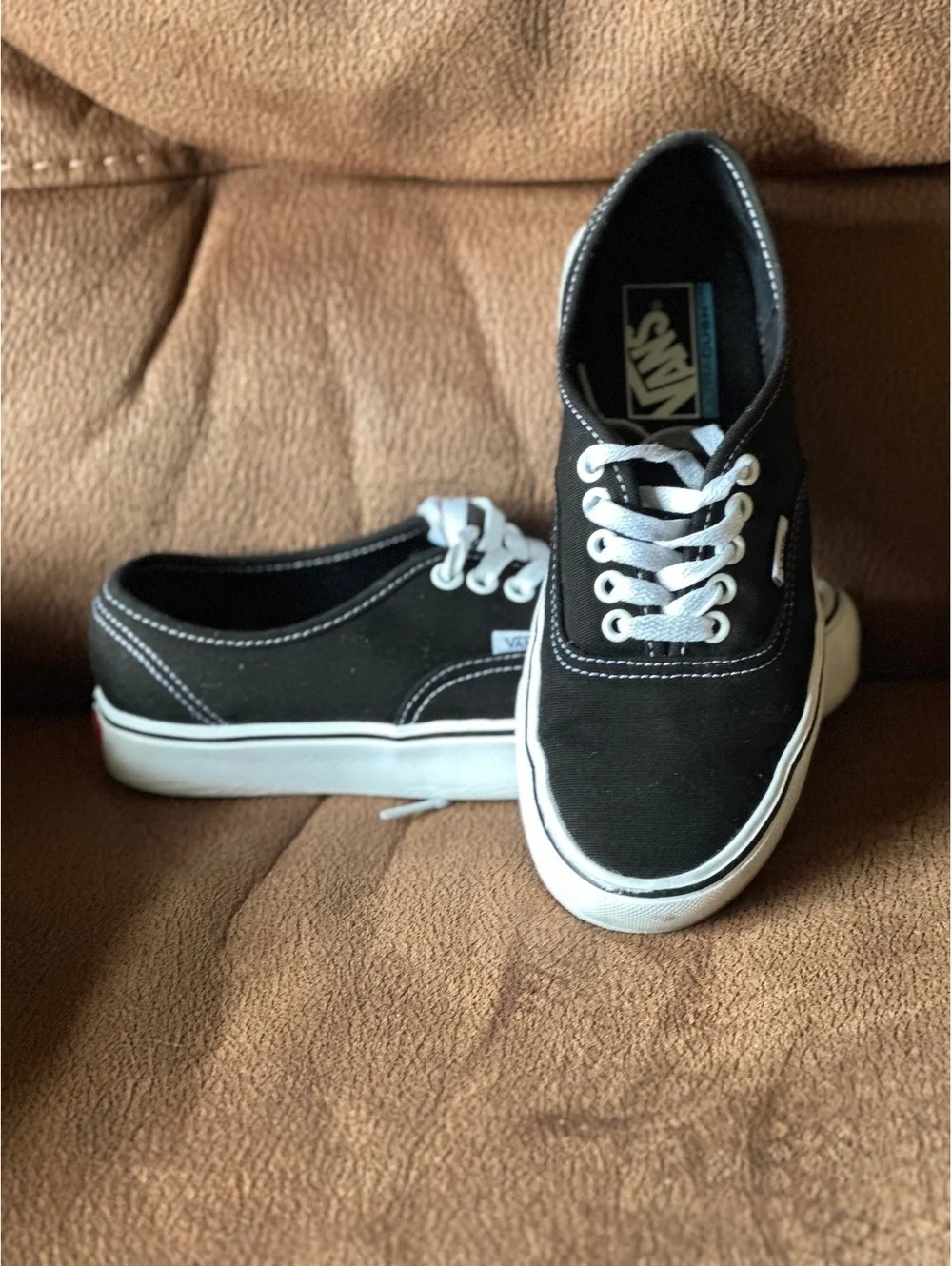 Classic Black & White Vans Old Skool Low Tops - Size Men 7 / Women 8.5